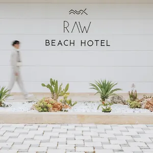 Raw فندق